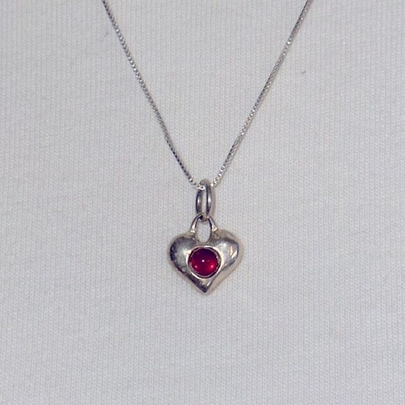925 Silver small heart pendant with July (red) birthstone with chain - Picture 1 of 6